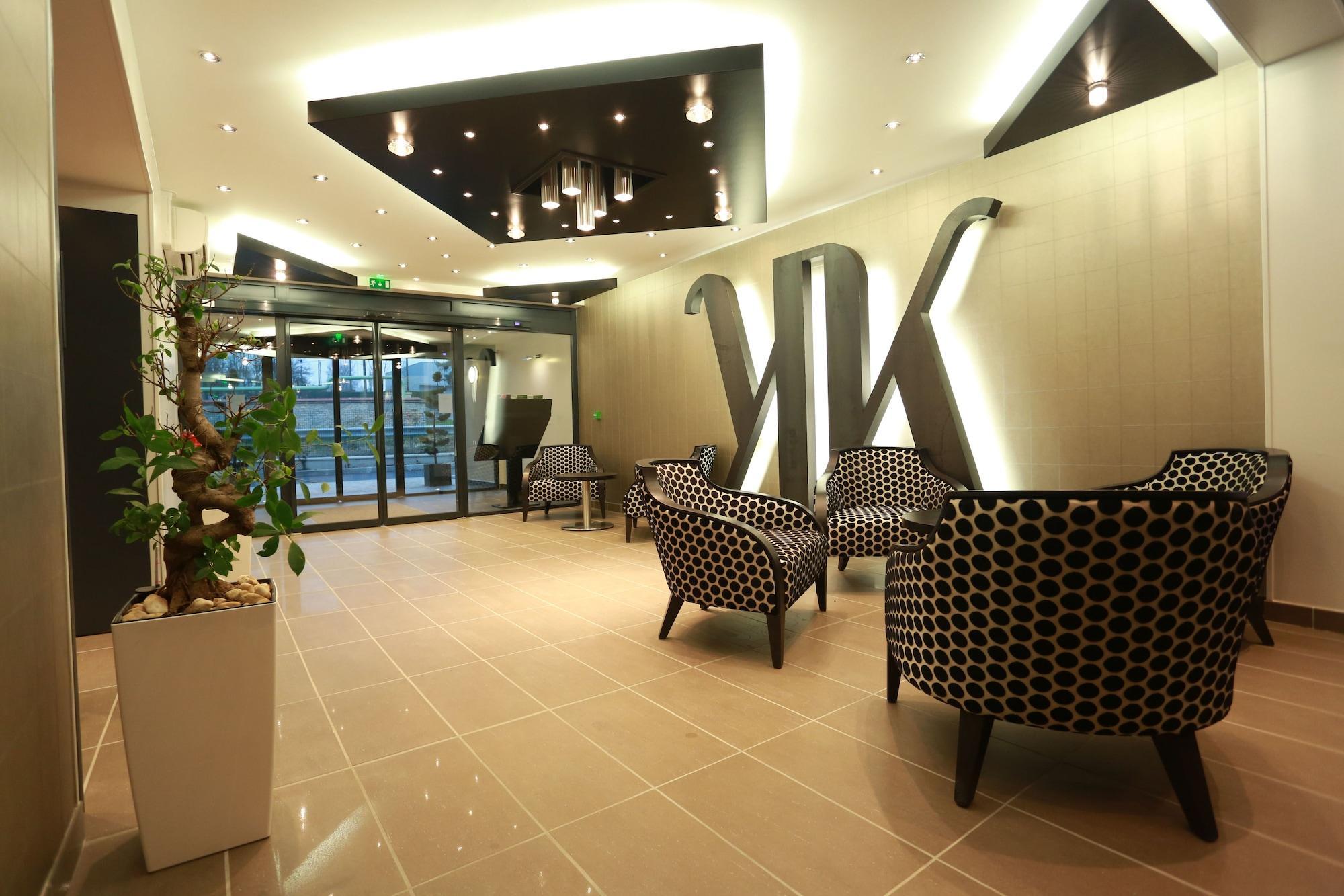 Le Konine - Hotel & Bar & Restaurant Montceau-les-Mines Exteriér fotografie