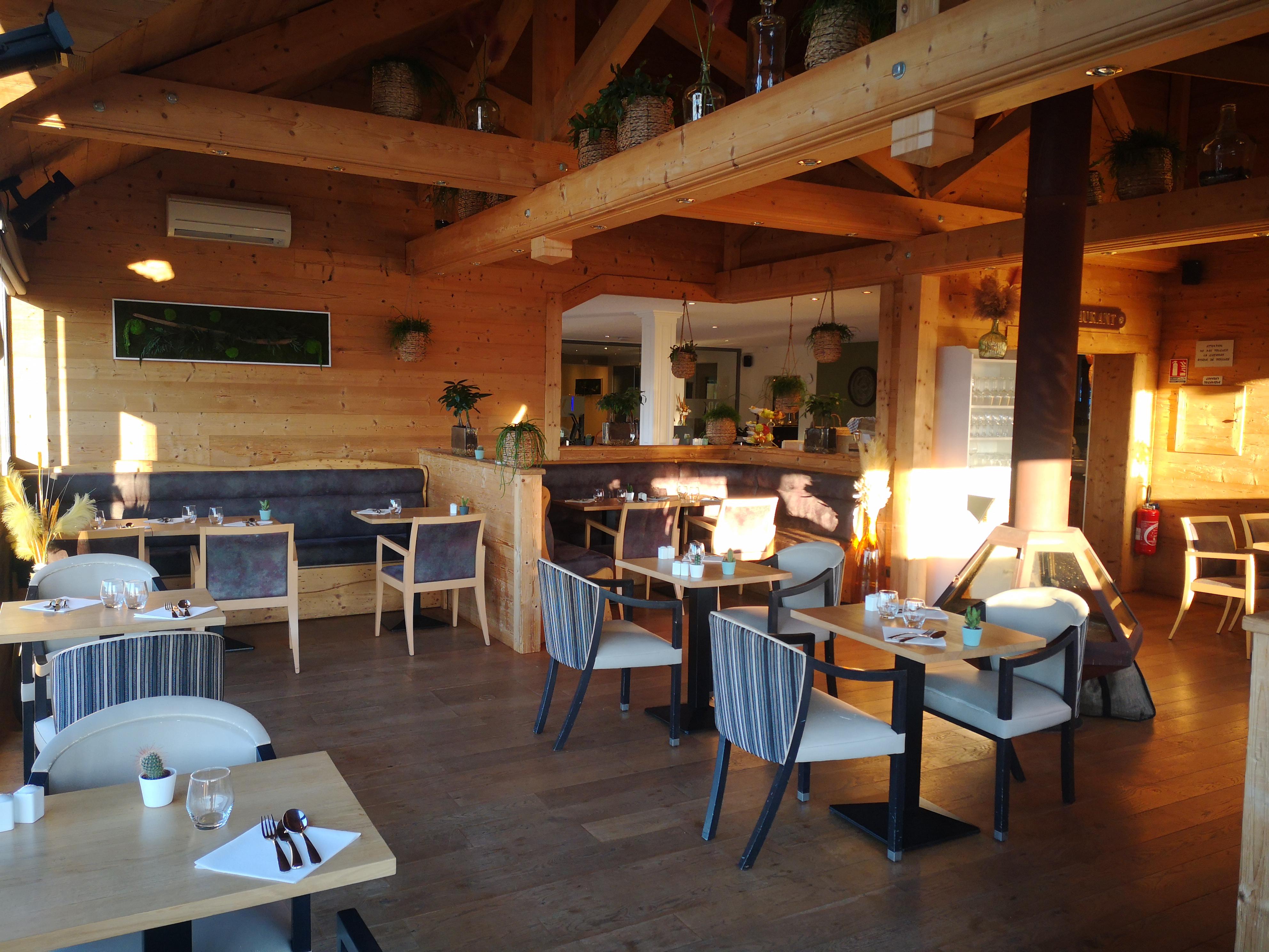Le Konine - Hotel & Bar & Restaurant Montceau-les-Mines Exteriér fotografie