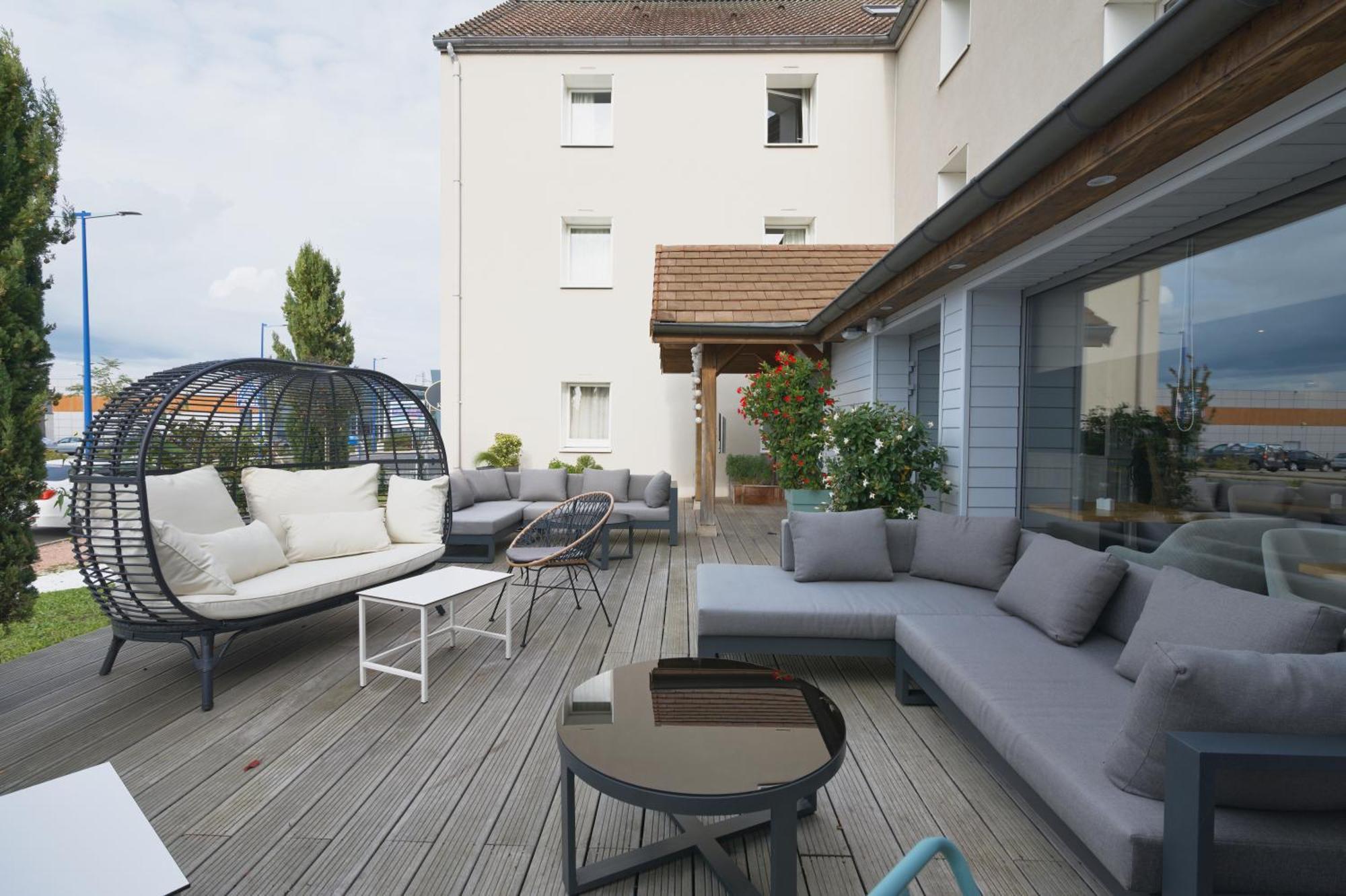 Le Konine - Hotel & Bar & Restaurant Montceau-les-Mines Exteriér fotografie